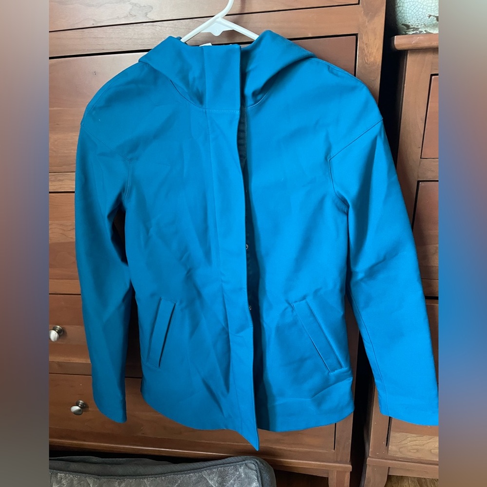 Ivivva sz 12 jacket/ water resistant